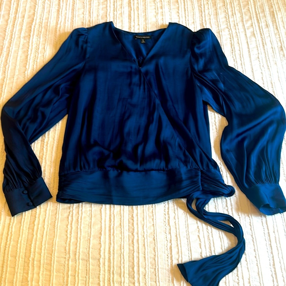 Banana Republic Medium Tall Satin Wrap Top Navy Sash Waist Puff sleeve